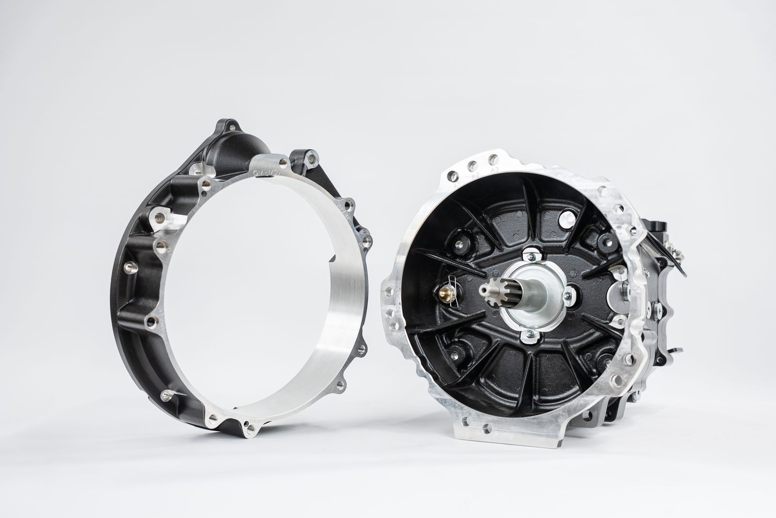 Removable engine fitment beside the NG-SEQ-5 bellhousing and input shaft